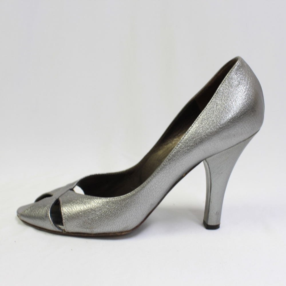 Theory Metallic Silver Crossed Peep-Toe Pump Heel